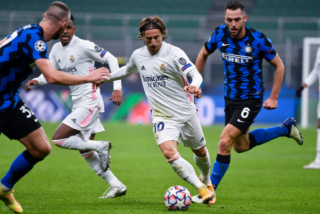 费德勒遭遇三持续失利,西班牙队教练压力巨大!引发球迷热议 费德勒遭遇三持续失利,西班牙队教练压力巨大!引发球迷热议