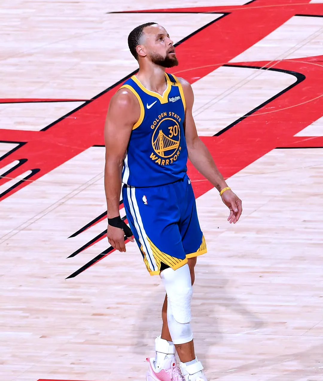 库里连续十二场比赛得分超过比赛规则变更,TL不断突破!全场沸腾不已的简单介绍 库里连续十二场比赛得分超过比赛规则变更,TL不断突破!全场沸腾不已的简单介绍