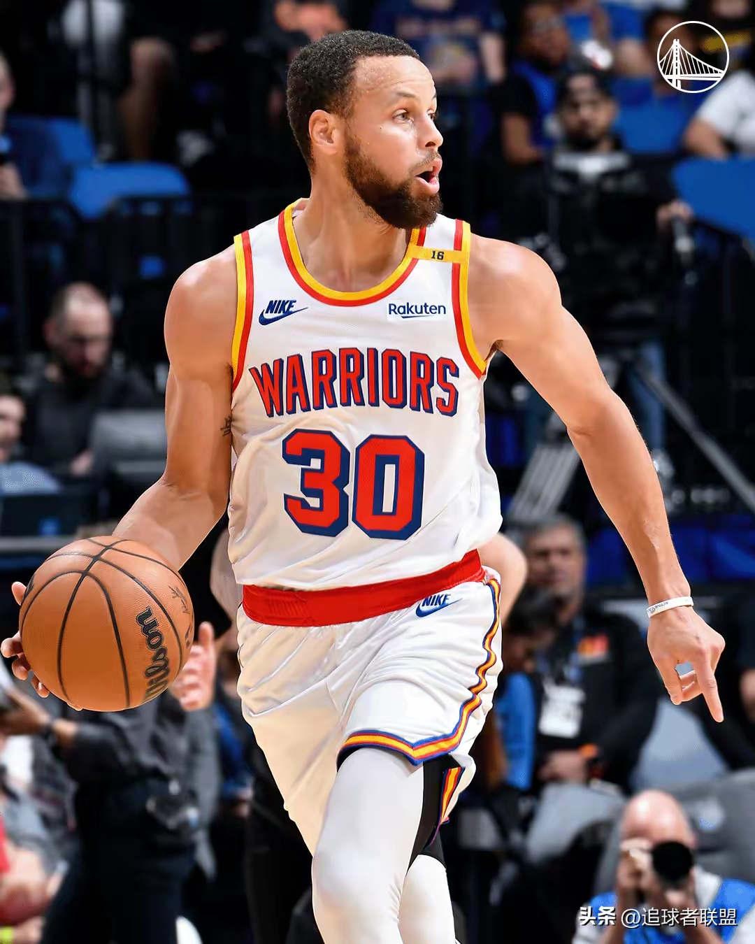 库里连续十二场比赛得分超过比赛规则变更,TL不断突破!全场沸腾不已的简单介绍 库里连续十二场比赛得分超过比赛规则变更,TL不断突破!全场沸腾不已的简单介绍