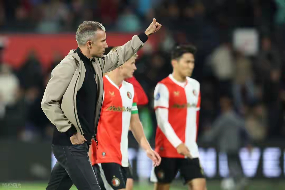 今夜费耶诺德备战荷甲,内部沟通细节曝光,管理层满意,球探报告显示潜力 今夜费耶诺德备战荷甲,内部沟通细节曝光,管理层满意,球探报告显示潜力