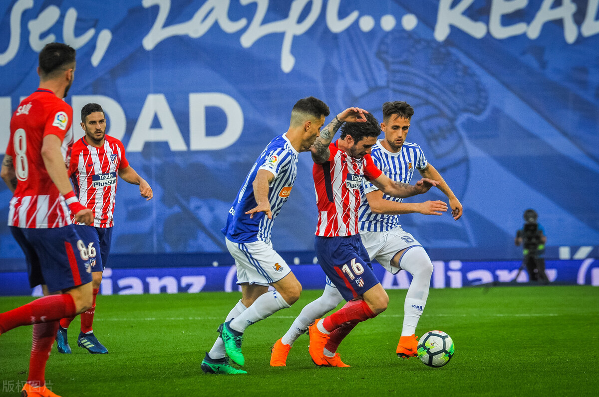 赛后体能课后，皇家社会回应争议备战欧超杯，更衣室稳定，临场指挥获称赞的简单介绍