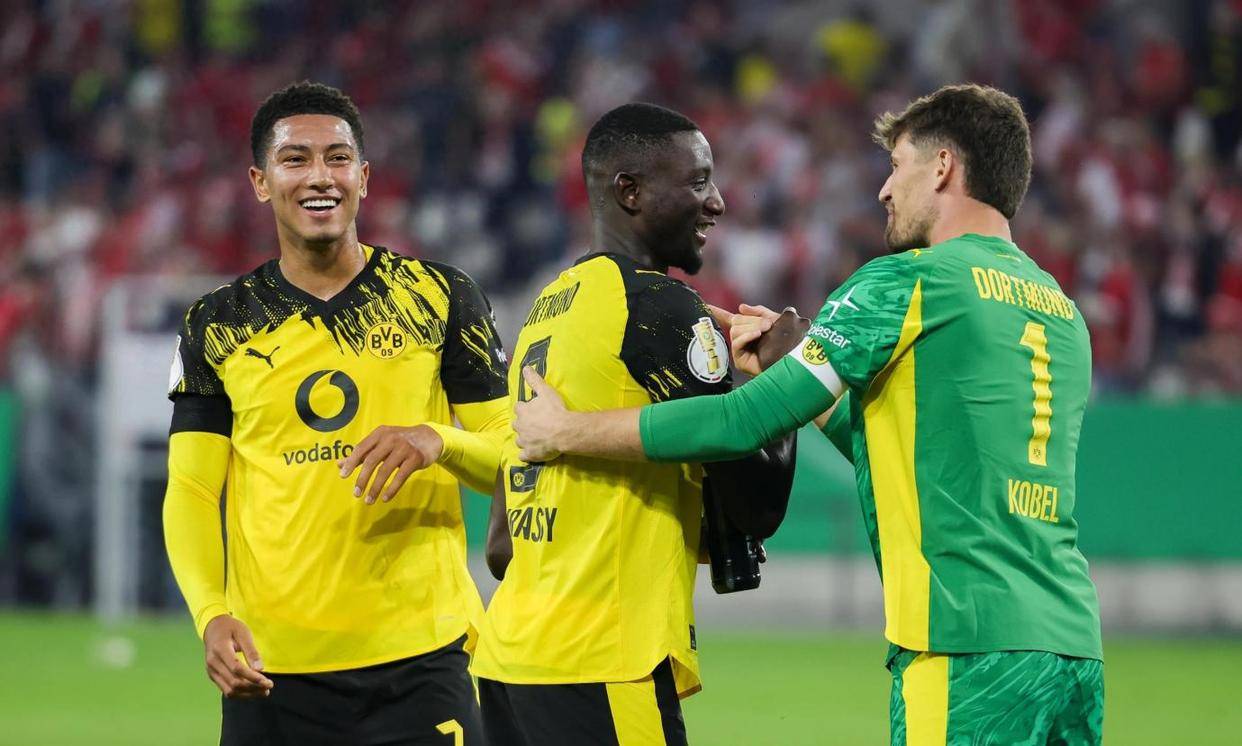 曼城迎德甲关键赛,赛后调整名单,更衣室稳定,年轻球员得到机会的简单介绍 曼城迎德甲关键赛,赛后调整名单,更衣室稳定,年轻球员得到机会的简单介绍