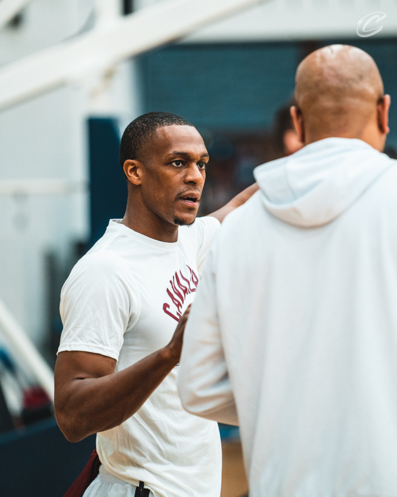 克里夫兰骑士发布备战花絮，赛前复出首秀，欧联任务艰巨，医务组通报恢复的简单介绍